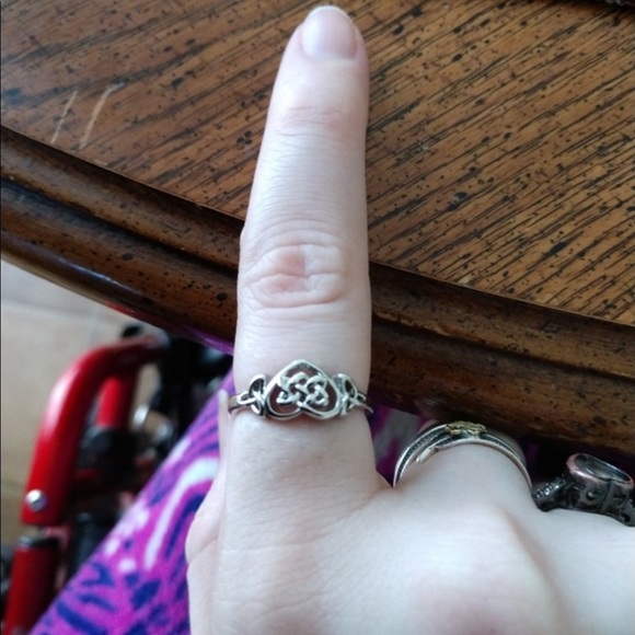 Sterling silver Celtic heart ♥️ ring - Picture 3 of 3